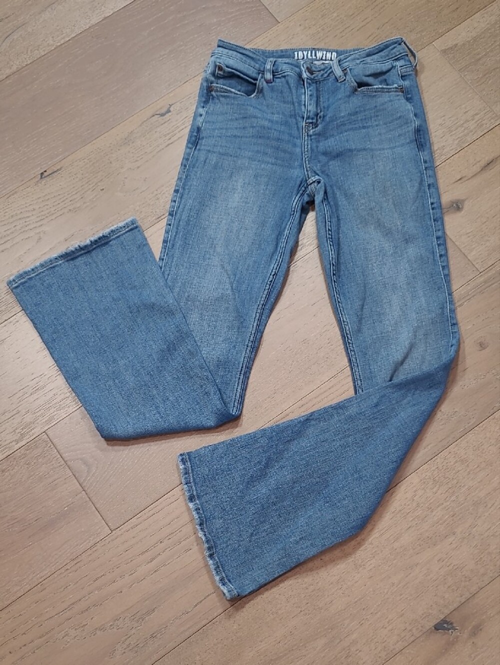 Idyllwind Jeans Women's sz 4/34L* Mid Rise Flare Denim Jeans